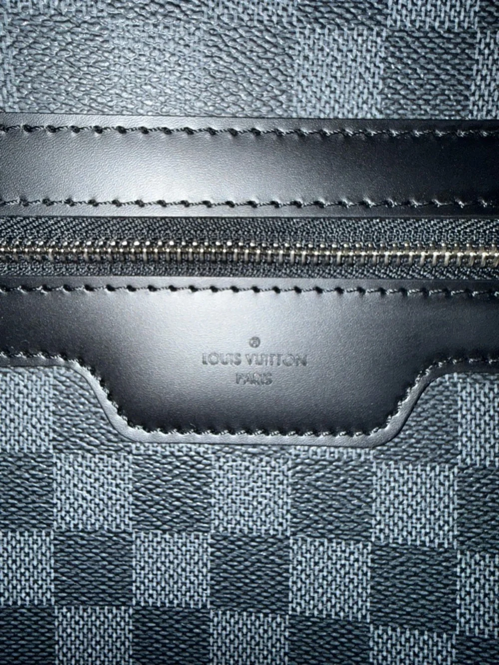Louis Vuitton Pegase Carry-On - Picture 2 of 13